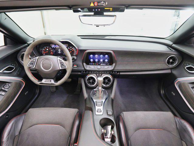 Photo of 2023 Summit White Chevrolet Camaro