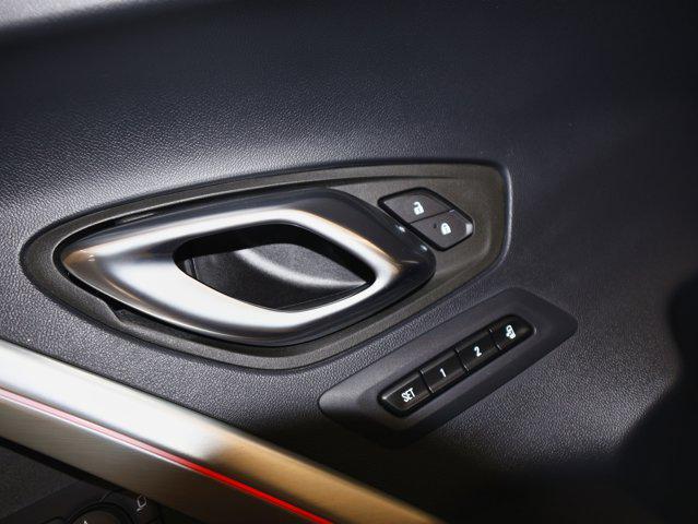 Photo of 2023 Summit White Chevrolet Camaro
