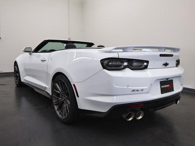 Photo of 2023 Summit White Chevrolet Camaro