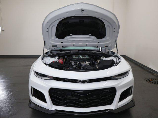 Photo of 2023 Summit White Chevrolet Camaro