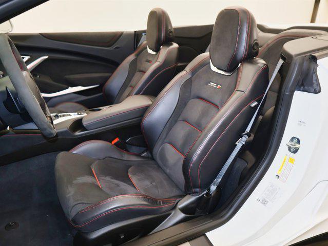 Photo of 2023 Summit White Chevrolet Camaro