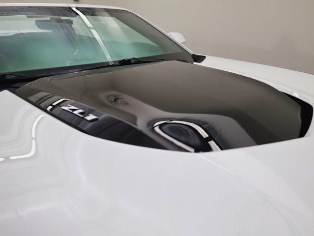 Photo of 2023 Summit White Chevrolet Camaro