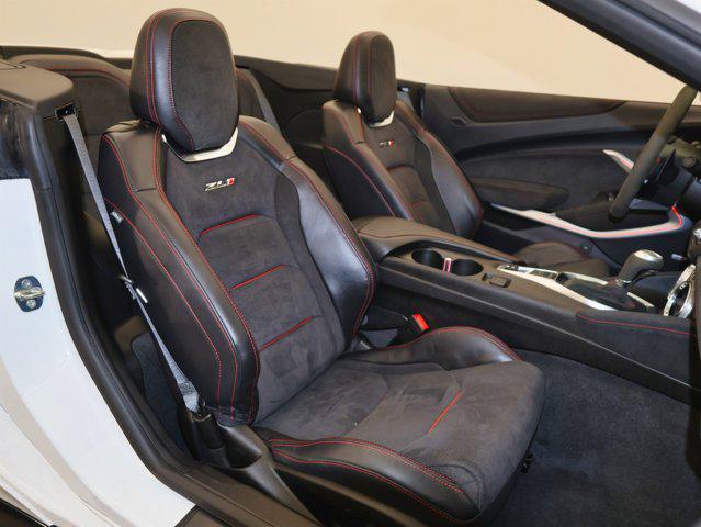 Photo of 2023 Summit White Chevrolet Camaro