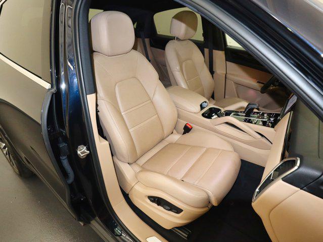 Photo of 2022 Moonlight Blue Metallic Porsche Cayenne
