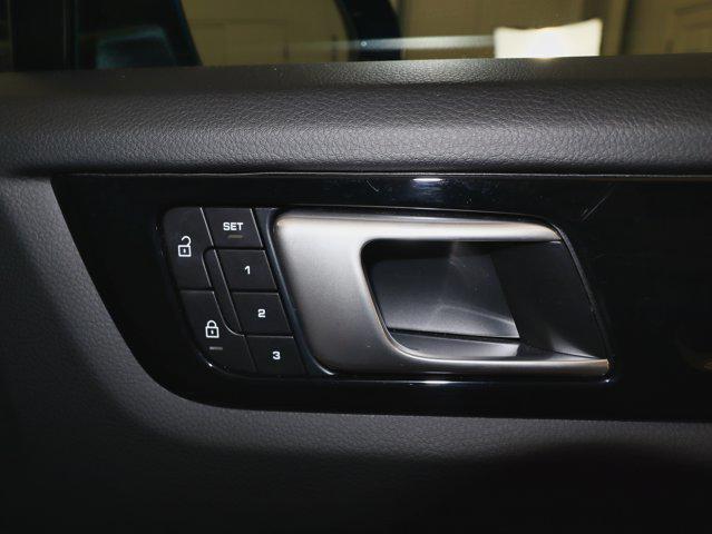 Photo of 2022 Moonlight Blue Metallic Porsche Cayenne
