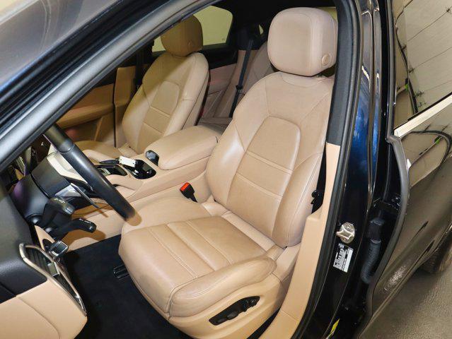 Photo of 2022 Moonlight Blue Metallic Porsche Cayenne
