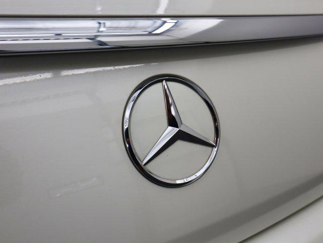 Photo of 2015 designo Diamond White Mercedes-Benz S-Class