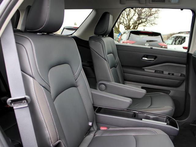 Photo of 2025 Black Nissan Pathfinder
