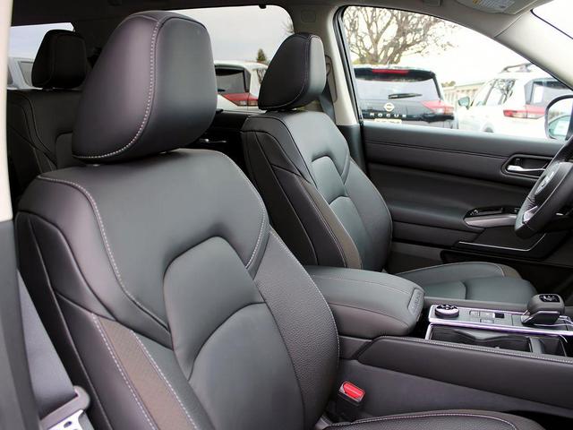 Photo of 2025 Black Nissan Pathfinder