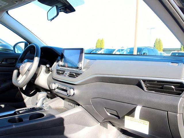 Photo of 2025 Black Nissan Altima