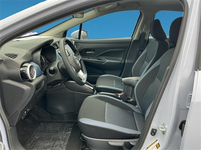Photo of 2025 Gray Sky Pearl Nissan Versa