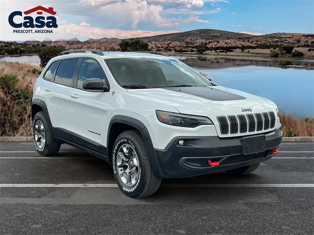 Photo of 2019 Bright White Clearcoat Jeep Cherokee