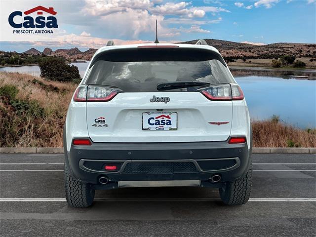 Photo of 2019 Bright White Clearcoat Jeep Cherokee