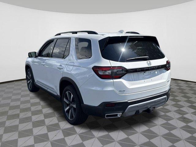 Photo of 2025 Platinum White Pearl Honda Pilot