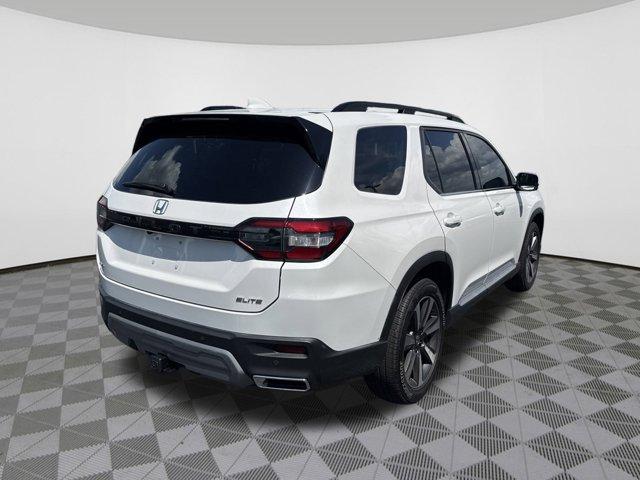 Photo of 2025 Platinum White Pearl Honda Pilot