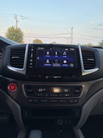 Photo of 2017 Obsidian Blue Pearl Honda Pilot