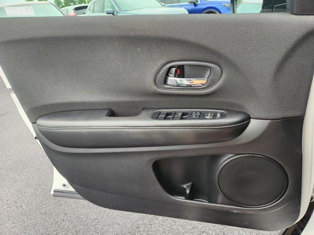 Photo of 2022 Platinum White Pearl Honda HR-V