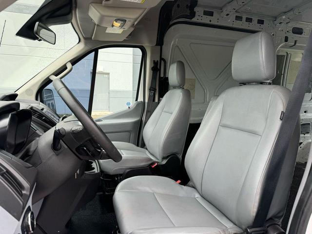 Photo of 2016 Oxford White Ford Transit-250