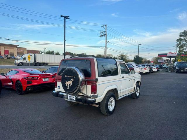 Photo of 1986 White Ford Bronco II
