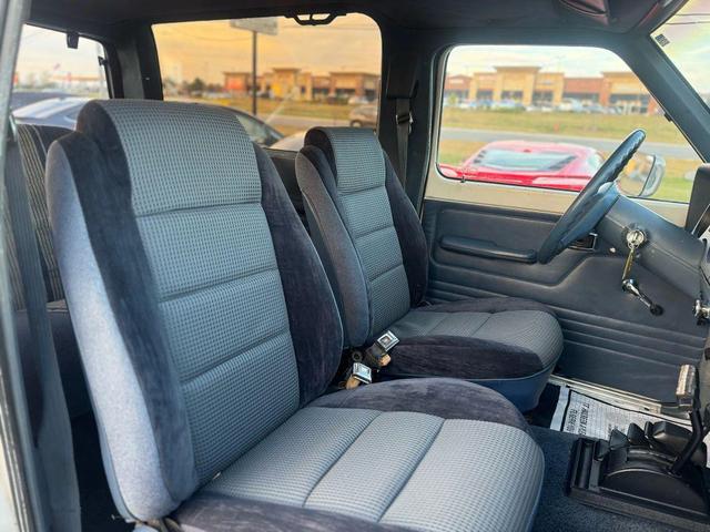 Photo of 1986 White Ford Bronco II