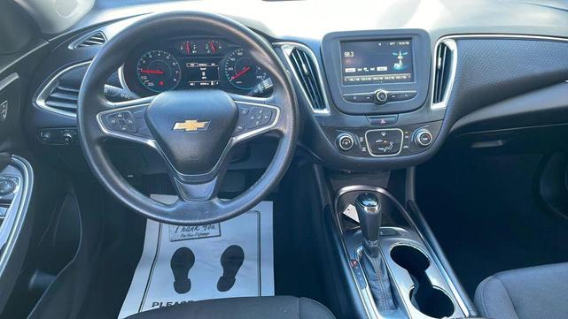 Photo of 2018 Silver Ice Metallic Chevrolet Malibu