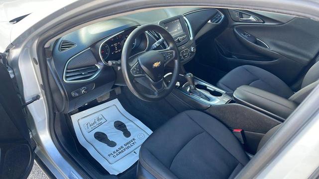 Photo of 2018 Silver Ice Metallic Chevrolet Malibu