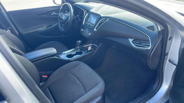 Photo of 2018 Silver Ice Metallic Chevrolet Malibu