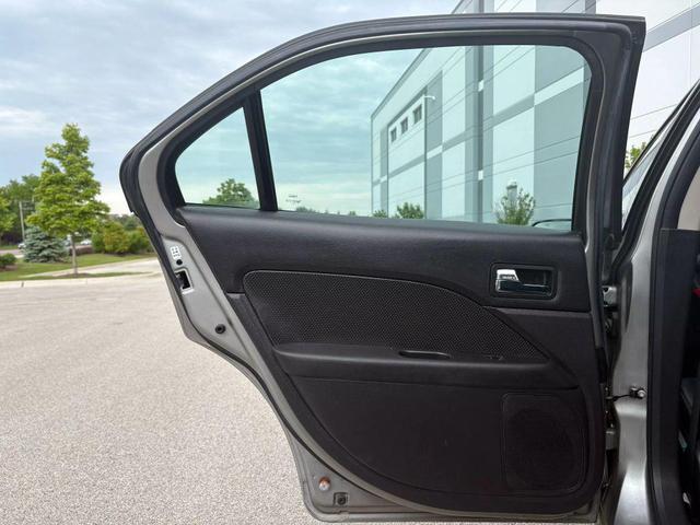 Photo of 2008 Gray Ford Fusion