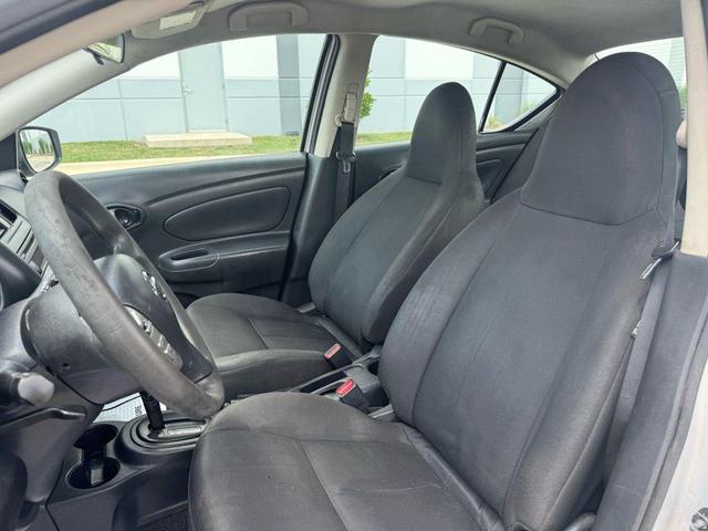 Photo of 2017 Silver Nissan Versa