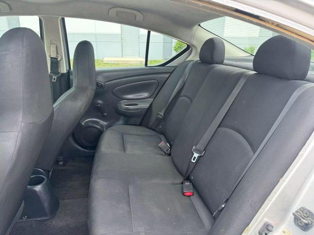 Photo of 2017 Silver Nissan Versa