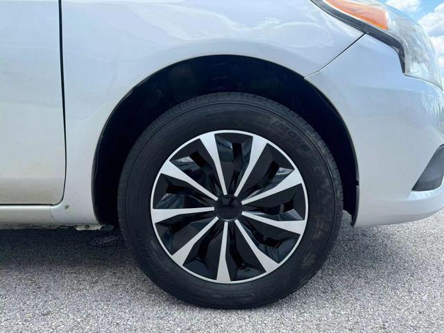 Photo of 2017 Silver Nissan Versa