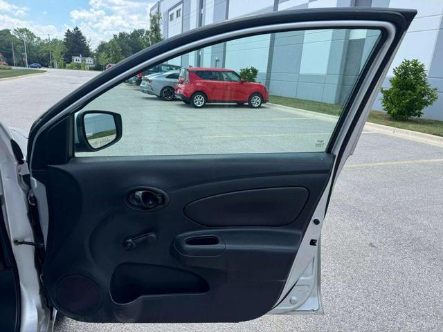 Photo of 2017 Silver Nissan Versa