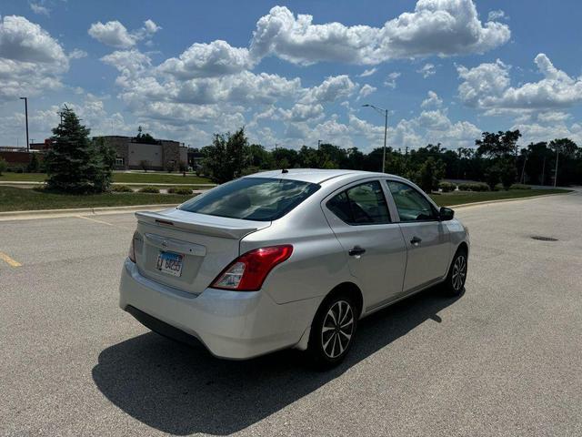 Photo of 2017 Silver Nissan Versa