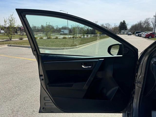 Photo of 2019 Brown Toyota Corolla