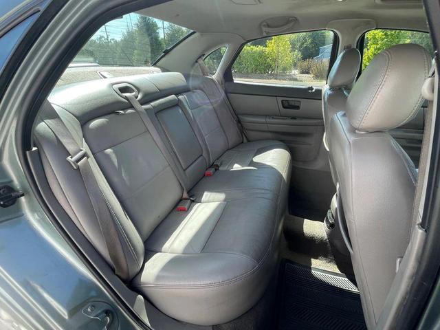Photo of 2006 Light Tundra Clearcoat Metallic Ford Taurus