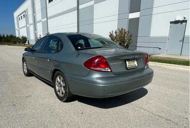 Photo of 2006 Light Tundra Clearcoat Metallic Ford Taurus