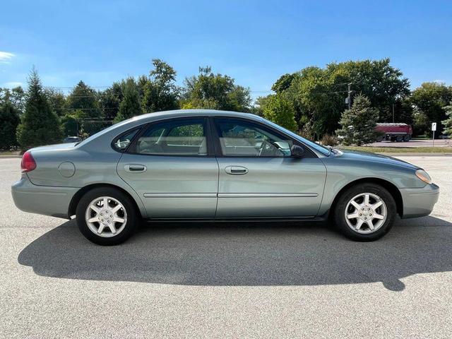 Photo of 2006 Light Tundra Clearcoat Metallic Ford Taurus