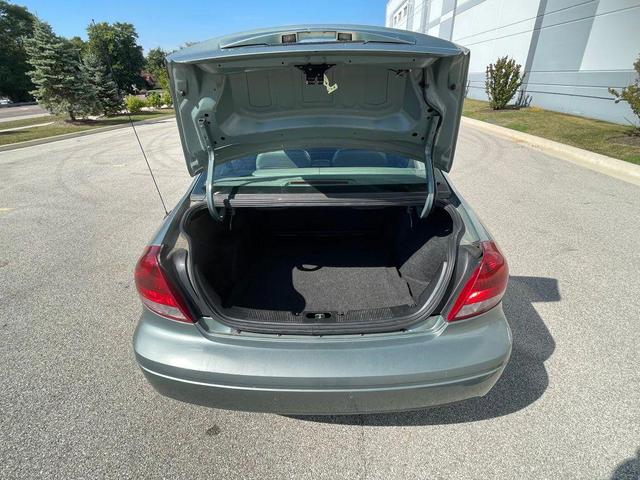 Photo of 2006 Light Tundra Clearcoat Metallic Ford Taurus