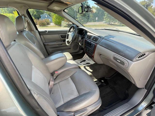 Photo of 2006 Light Tundra Clearcoat Metallic Ford Taurus