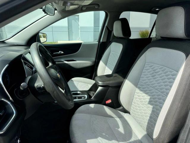 Photo of 2018 Silver Ice Metallic Chevrolet Equinox