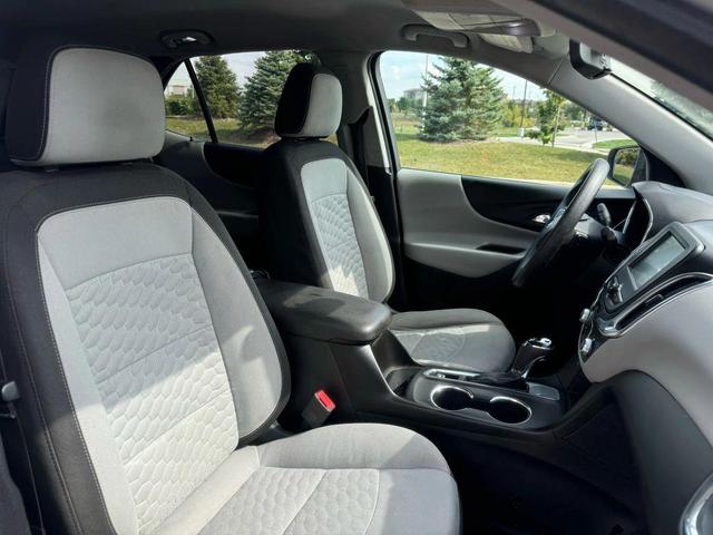 Photo of 2018 Silver Ice Metallic Chevrolet Equinox