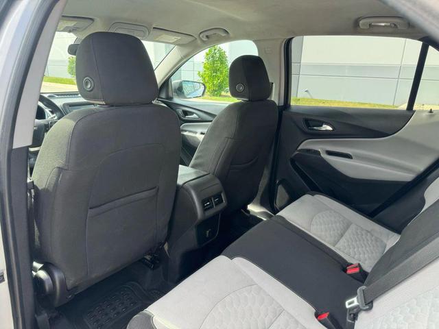Photo of 2018 Silver Ice Metallic Chevrolet Equinox