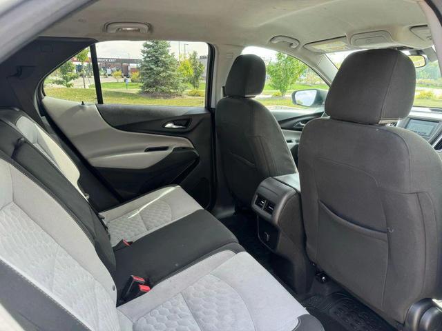 Photo of 2018 Silver Ice Metallic Chevrolet Equinox