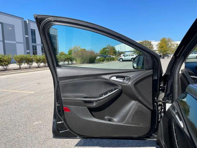 Photo of 2016 Shadow Black Ford Focus