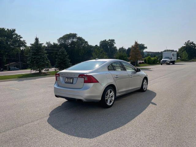Photo of 2015 Bright Silver Metallic Volvo S60