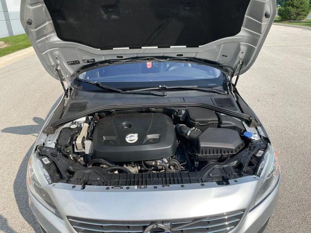 Photo of 2015 Bright Silver Metallic Volvo S60