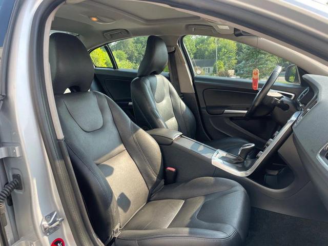 Photo of 2015 Bright Silver Metallic Volvo S60