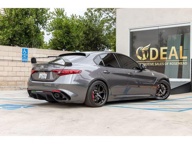 Photo of 2018 Vesuvio Gray Metallic Alfa Romeo Giulia