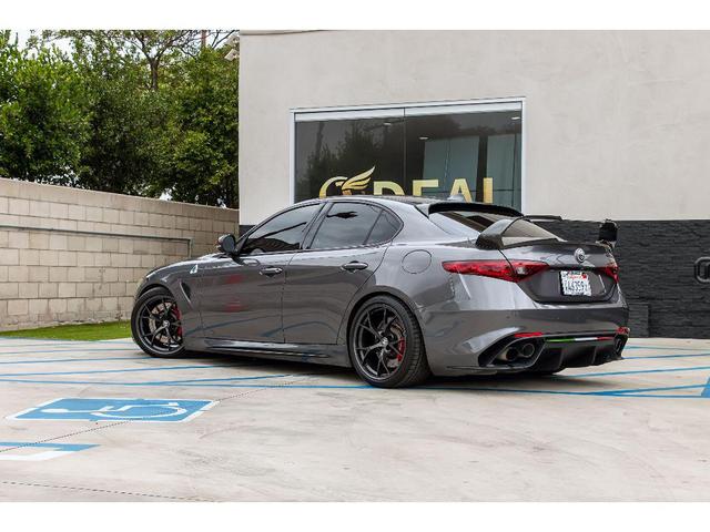 Photo of 2018 Vesuvio Gray Metallic Alfa Romeo Giulia