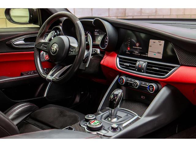 Photo of 2018 Vesuvio Gray Metallic Alfa Romeo Giulia
